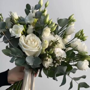 Mazzo di fiori bianchi